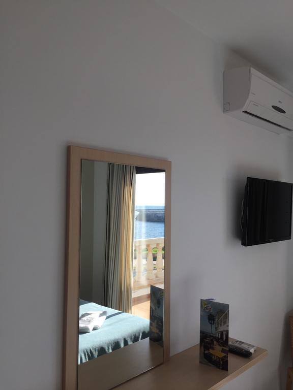 Hostal Sa Prensa シウタデリャ 部屋 写真